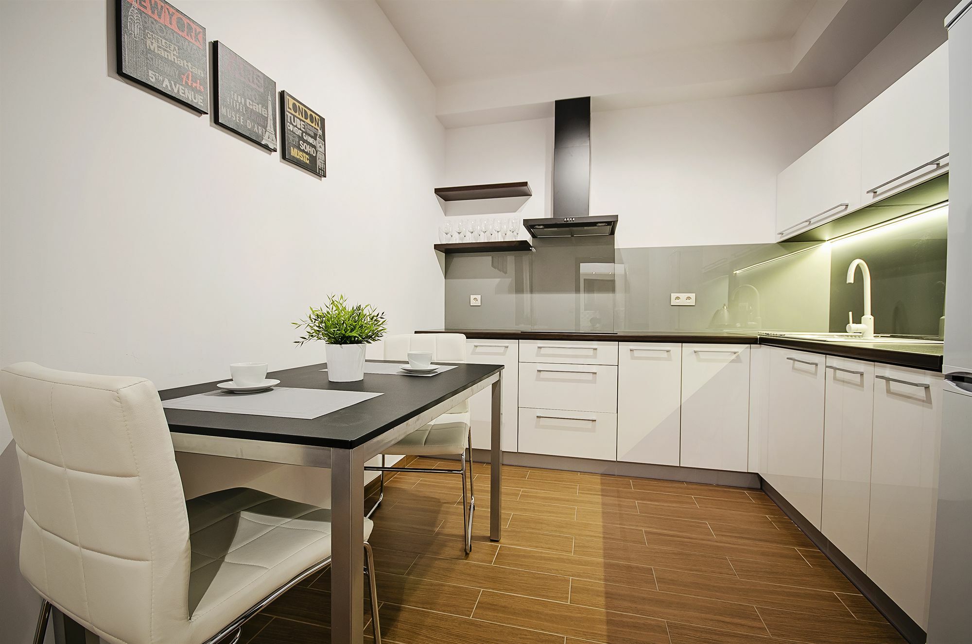 Angel City Center Krakow Aparthotel Екстер'єр фото